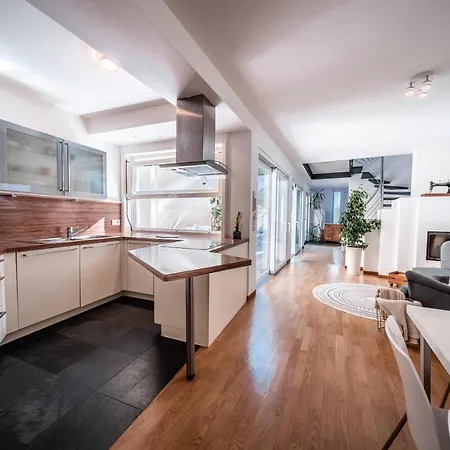 Ferienhaus - Das Goldgassl * Appiano Sulla Strada Del Vino